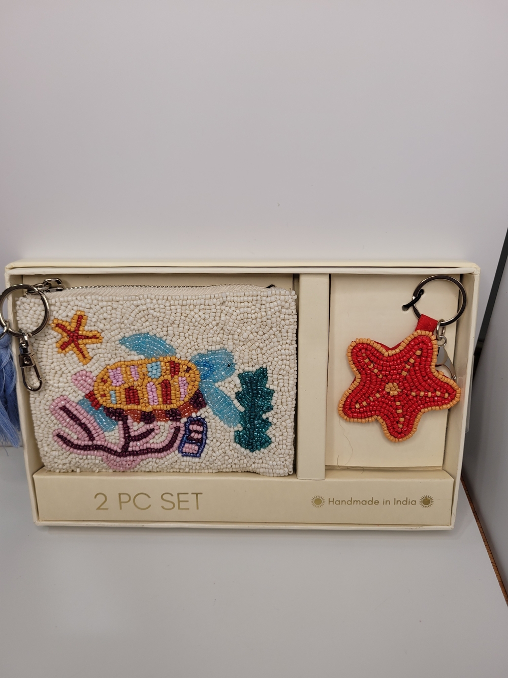 👉✨️Sol And Mer Beaded Sea Turtle Wristlet and Starfish Keychain Set - White/Red